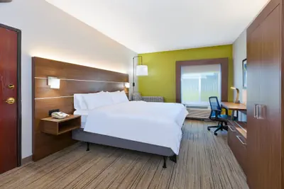 Photo 4 - Holiday Inn Express & Suites Three Rivers by IHG