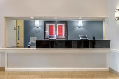 Photo 3 - Extended Stay America Suites Indianapolis Airport W Southern