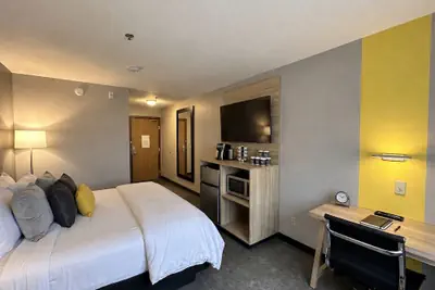 Photo 4 - Super 8 by Wyndham Irving DFW Airport/South