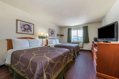 Photo 5 - Super 8 by Wyndham Denton
