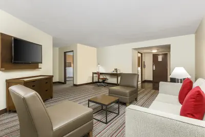 Photo 4 - Four Points by Sheraton Bentonville