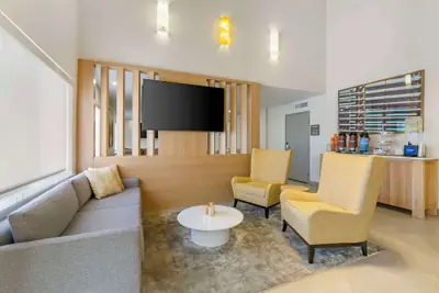 Photo 5 - Comfort Suites At Tucson Mall