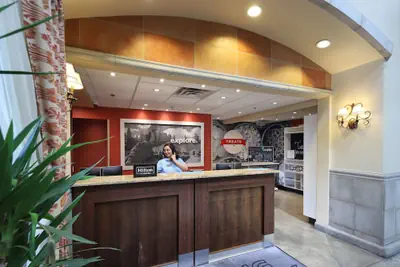 Photo 4 - Hampton Inn & Suites Tucson-Mall
