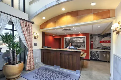 Photo 3 - Hampton Inn & Suites Tucson-Mall