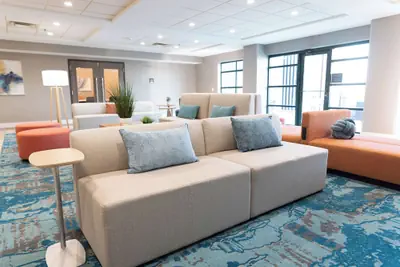 Photo 4 - Hilton Garden Inn Des Moines Airport