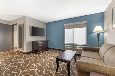 Photo 5 - Best Western Plus Eau Claire Conference Center