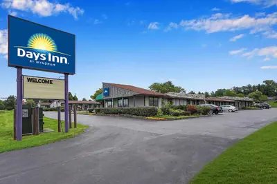 Photo 2 - Days Inn by Wyndham Liverpool/Syracuse