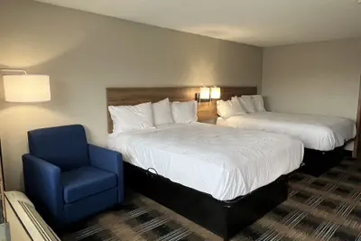 Photo 3 - Days Inn by Wyndham Liverpool/Syracuse