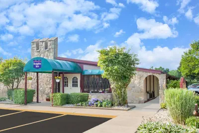 Photo 2 - Knights Inn Battle Creek