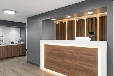 Photo 2 - Super 8 by Wyndham Chattanooga East/Hamilton Place