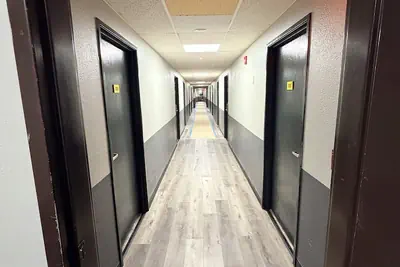 Photo 4 - Super 8 by Wyndham Macomb