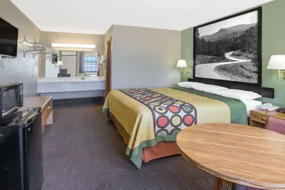 Photo 5 - Super 8 by Wyndham Clarksville AR