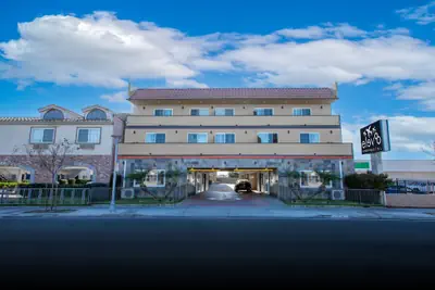 Photo 2 - Elev8 Hotel Los Angeles LAX