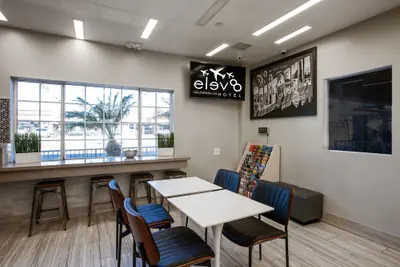 Photo 3 - Elev8 Hotel Los Angeles LAX
