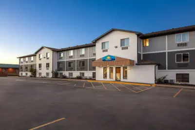Photo 2 - Days Inn by Wyndham Omaha NE
