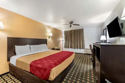 Photo 4 - Econo Lodge La Junta