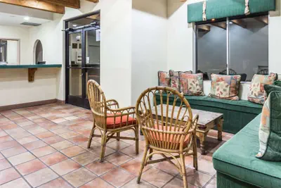 Photo 2 - Super 8 by Wyndham Cottonwood