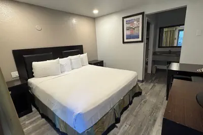 Photo 2 - Travelodge by Wyndham Sacramento / Rancho Cordova
