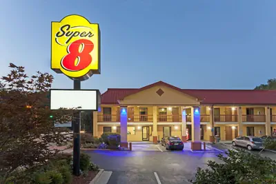 Photo 2 - Super 8 by Wyndham Decatur/Dntn/Atlanta Area