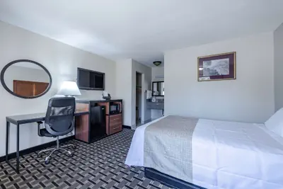 Photo 4 - Travelodge by Wyndham Jackson I-40 Exit 82