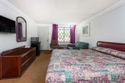 Photo 5 - Knights Inn Columbia
