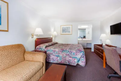 Photo 4 - Knights Inn Columbia