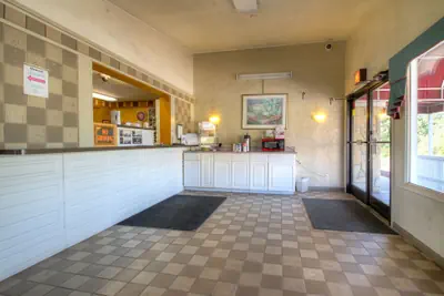 Photo 2 - Corbin Inn