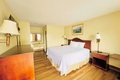 Photo 4 - Knights Inn Yemassee