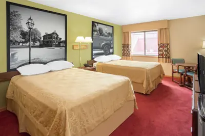 Photo 5 - Super 8 by Wyndham Normal Bloomington