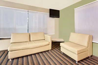 Photo 4 - Super 8 by Wyndham Denver Central