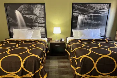 Photo 5 - Super 8 by Wyndham Lincoln
