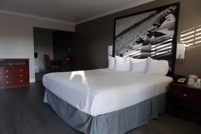 Photo 5 - Super 8 by Wyndham Santa Cruz Beach