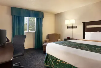 Photo 4 - Travelodge by Wyndham Jefferson City