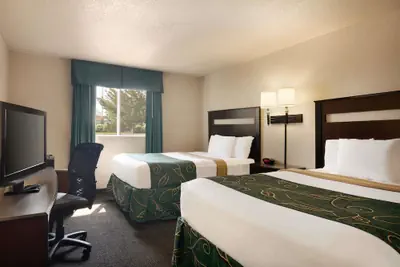 Photo 3 - Travelodge by Wyndham Jefferson City