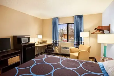 Photo 5 - Americas Best Value Inn Pittsburg