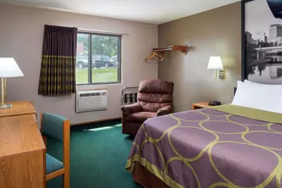 Photo 4 - Super 8 by Wyndham Omaha NE