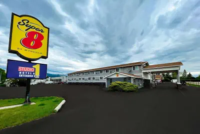 Photo 2 - Super 8 by Wyndham Missoula/Brooks Street