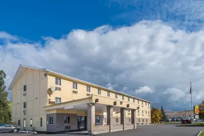 Photo 2 - Super 8 by Wyndham Missoula/Reserve St.