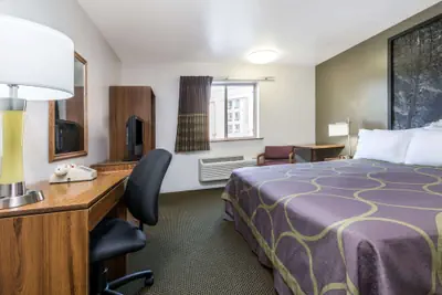 Photo 4 - Super 8 by Wyndham Missoula/Reserve St.
