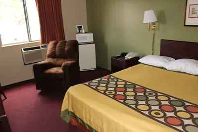 Photo 4 - Knights Inn Albany