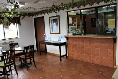 Photo 3 - Knights Inn Albany