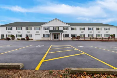 Photo 2 - Rodeway Inn