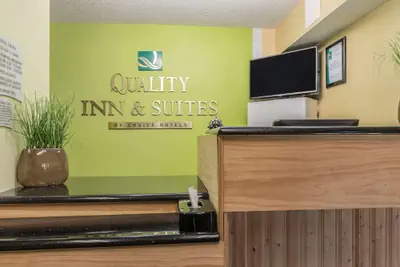 Photo 4 - Quality Inn & Suites Pittsburgh Harmarville