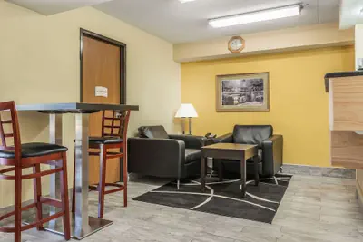 Photo 3 - Quality Inn & Suites Pittsburgh Harmarville