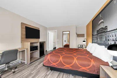 Photo 5 - Super 8 by Wyndham Siloam Springs