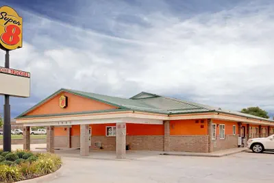Photo 2 - Super 8 by Wyndham Siloam Springs