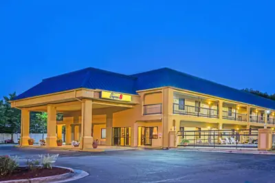 Photo 2 - Super 8 by Wyndham Norcross/I-85 Atlanta