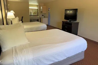 Photo 2 - Baymont by Wyndham New Braunfels TX