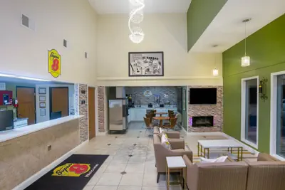 Photo 2 - Super 8 by Wyndham El Dorado