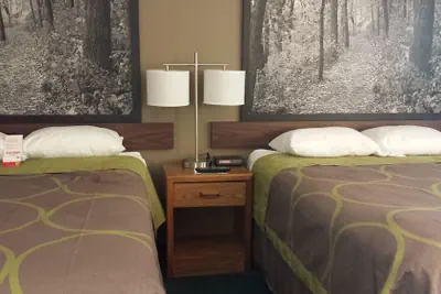 Photo 5 - Super 8 by Wyndham Pella